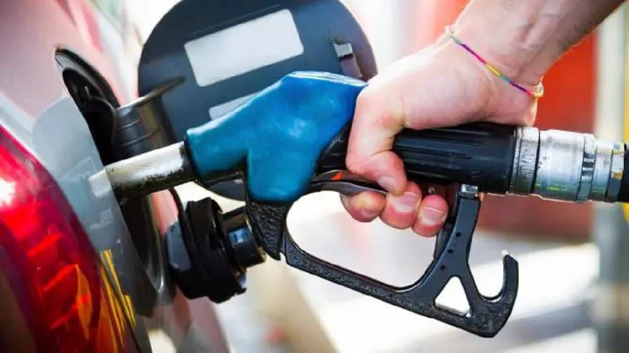 Petrol Diesel Price Today : परभणीत पेट्रोल-डिझेलने कापला खिसा, तुमच्या शहरातील इंधनाचा भाव काय