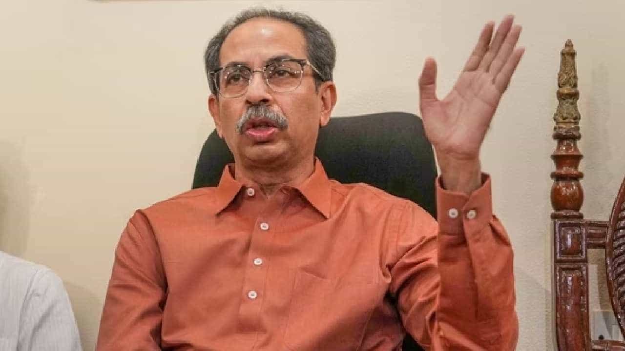 बारसूमध्ये रिफायनरी प्रकल्प व्हावा, यासाठी पत्र उद्धव ठाकरे यांनीच दिलं होतं; 'या' मंत्र्याचा दावा बारसूमध्ये रिफायनरी प्रकल्प व्हावा, यासाठी पत्र उद्धव ठाकरे यांनीच दिलं होतं; 'या' मंत्र्याचा दावा