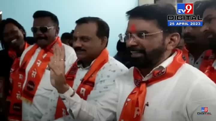 तर मनसे स्टाईलनं धडा शिकवू ! महावितरण कार्यालयावर धडक देत कुणाचा इशारा? तर मनसे स्टाईलनं धडा शिकवू ! महावितरण कार्यालयावर धडक देत कुणाचा इशारा?