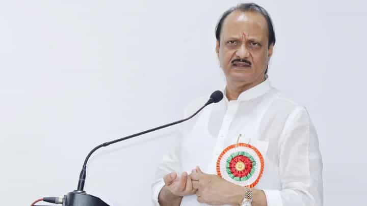 पवारसाहेब कधी खचले नाहीत, कधी शांत बसले नाहीत; अजित पवार यांच्या वक्तव्याचा अर्थ काय? पवारसाहेब कधी खचले नाहीत, कधी शांत बसले नाहीत; अजित पवार यांच्या वक्तव्याचा अर्थ काय?