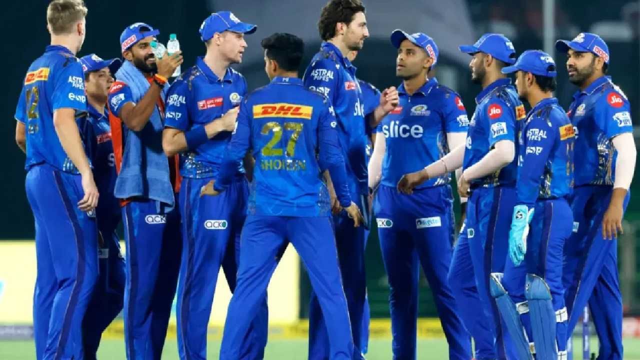 Mumbai Indians IPL 2023 : विकत घेऊन संपूर्ण सीजन बसवलं, त्यानेच मुंबई इंडियन्सशी घेतला बदला, VIDEO