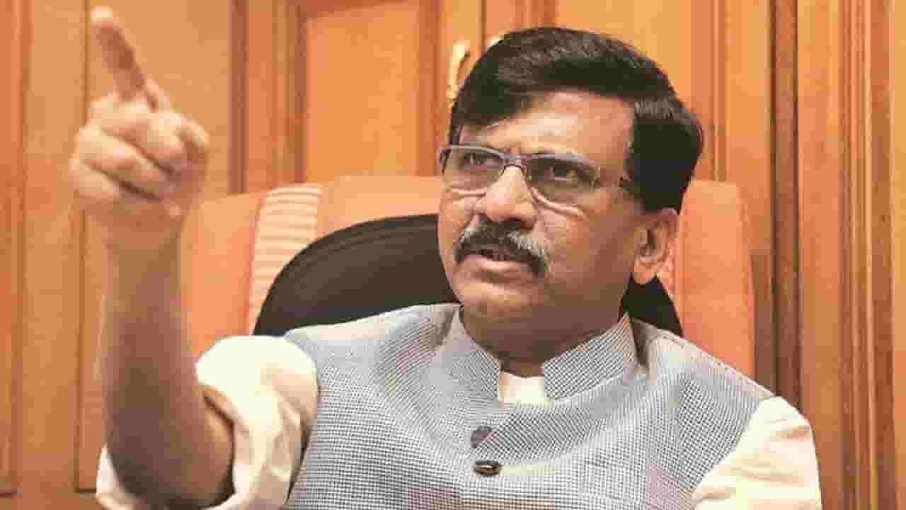 शिवसेना मंत्र्याची संजय राऊत यांच्यावर खरमरीत टीका, म्हणाले, चुकीचे कंडक्टर शिवसेना मंत्र्याची संजय राऊत यांच्यावर खरमरीत टीका, म्हणाले, चुकीचे कंडक्टर