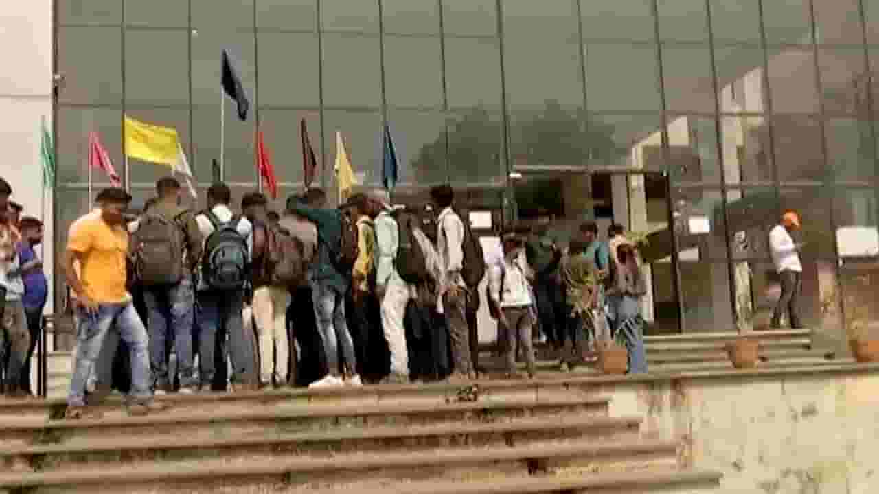 ना मेल किंवा मेसेज, माहिती न देताच घेतली परिक्षा?; कुठं झाला हा सावळा गोंधळ?