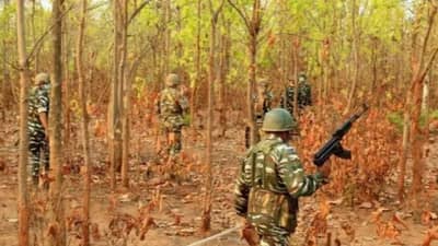 सर्वात मोठी बातमी! छत्तीसगडच्या दंतेवाडामध्ये नक्षलवाद्यांचा मोठा हल्ला, 11 जवान शहीद