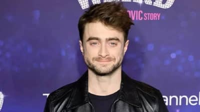 हॅरी पॉटर स्टार डॅनियल रॅडक्लिफ झाला बाबा ... दशकभरापासून या अभिनेत्रीला करतोय डेट