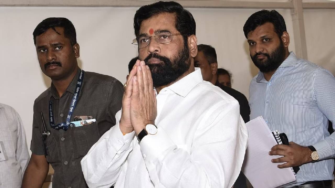 पूजेसाठी एकनाथ शिंदे दरे गावात? पाहा Tv9 मराठीचा स्पेशल रिपोर्ट पूजेसाठी एकनाथ शिंदे दरे गावात? पाहा Tv9 मराठीचा स्पेशल रिपोर्ट
