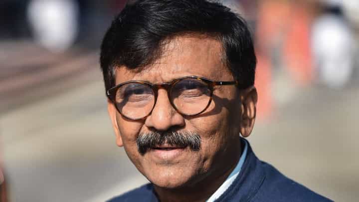 तू अजून राणेंना ओळखलं नाहीस, तुझ्या उद्धव ठाकरेला जाऊन विचार; राऊत यांच्यावर कोणी केली एकेरी शब्दात टीका तू अजून राणेंना ओळखलं नाहीस, तुझ्या उद्धव ठाकरेला जाऊन विचार; राऊत यांच्यावर कोणी केली एकेरी शब्दात टीका