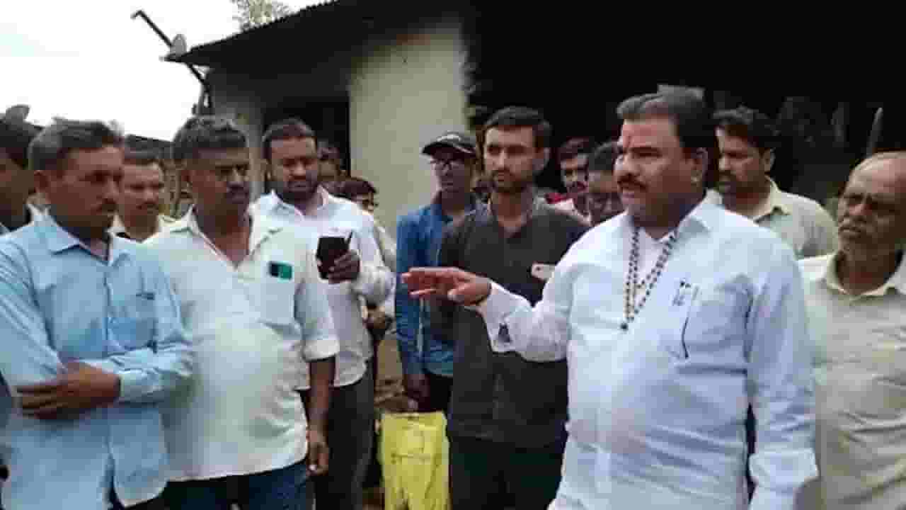 संजय गायकवाड थेट नुकसानग्रस्तांच्या दारी; तत्काळ पंचनामे करण्याच्या प्रशासनाला सूचना