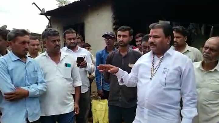 संजय गायकवाड थेट नुकसानग्रस्तांच्या दारी; तत्काळ पंचनामे करण्याच्या प्रशासनाला सूचना संजय गायकवाड थेट नुकसानग्रस्तांच्या दारी; तत्काळ पंचनामे करण्याच्या प्रशासनाला सूचना