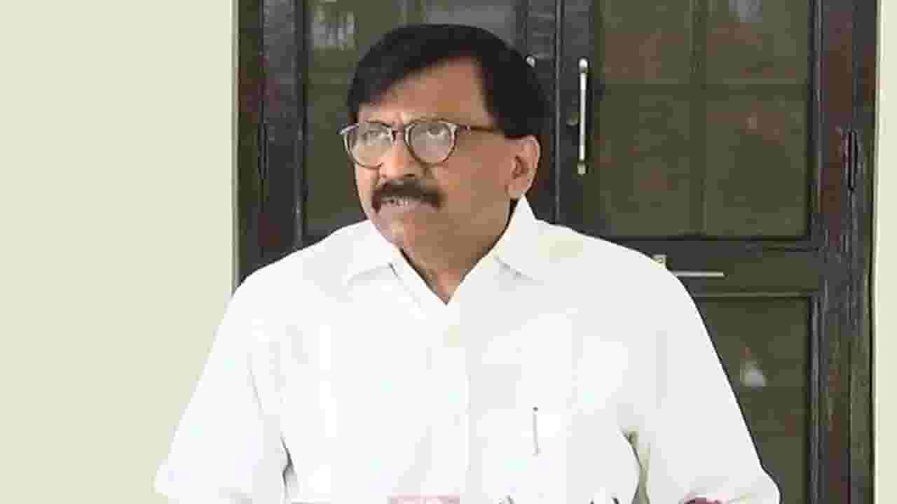 सध्याच्या सरकारचं भाजपला ओझं झालंय; संजय राऊत यांचा निशाणा सध्याच्या सरकारचं भाजपला ओझं झालंय; संजय राऊत यांचा निशाणा