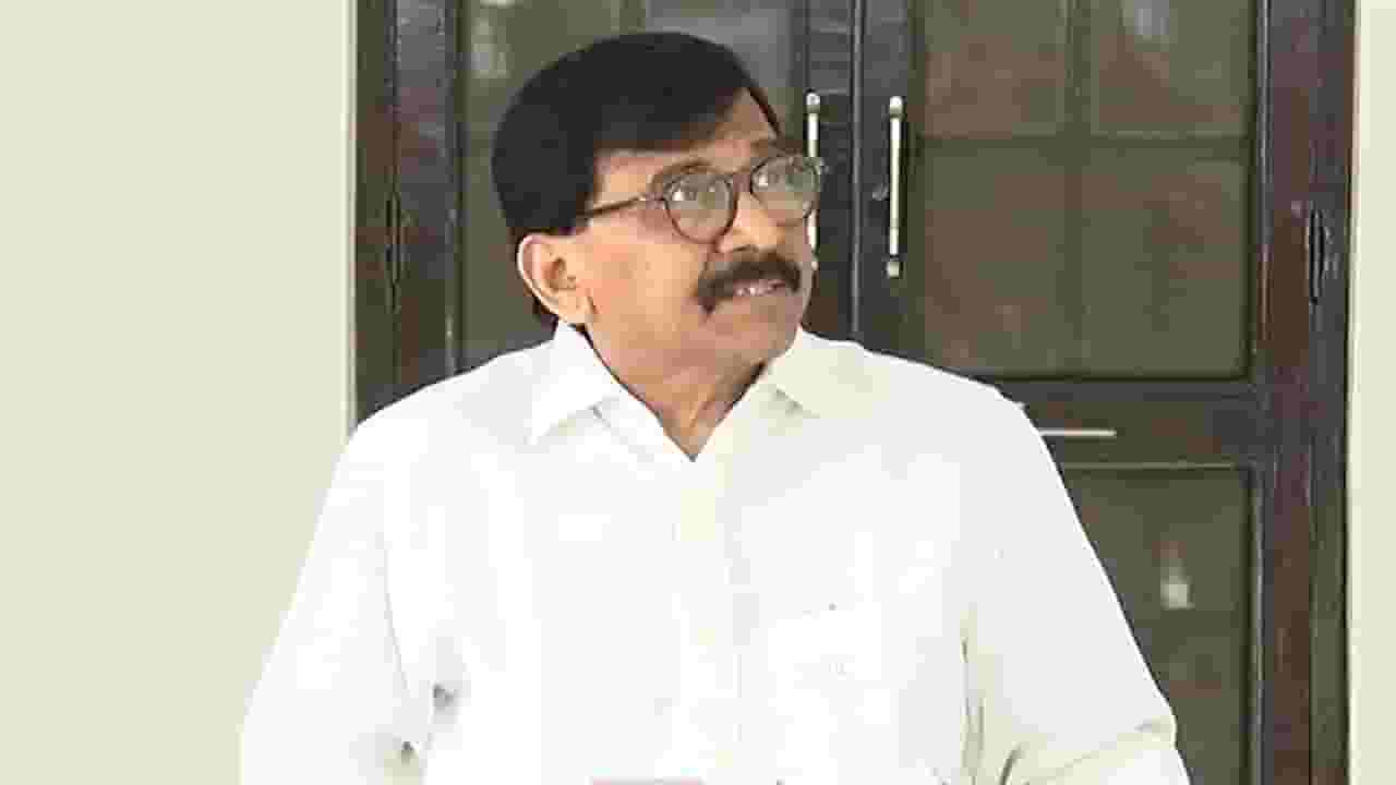 खर्गे तर बरोबरचं बोलले, साप हा चौकिदार, मग पोटात दुखायचं काय काम?; राऊत यांची भाजपवर टीका खर्गे तर बरोबरचं बोलले, साप हा चौकिदार, मग पोटात दुखायचं काय काम?; राऊत यांची भाजपवर टीका