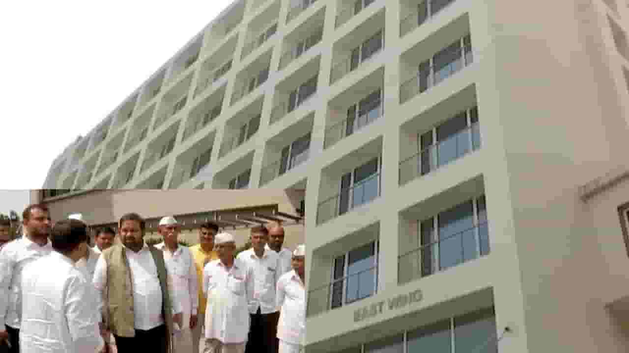 नाशिकमध्ये कृषी उत्पन्न बाजार समितीच्या निवडणुकीचा बाजचं न्यारा; मतदार राजा थेट पंचतारांकित हॉटेलात नाशिकमध्ये कृषी उत्पन्न बाजार समितीच्या निवडणुकीचा बाजचं न्यारा; मतदार राजा थेट पंचतारांकित हॉटेलात