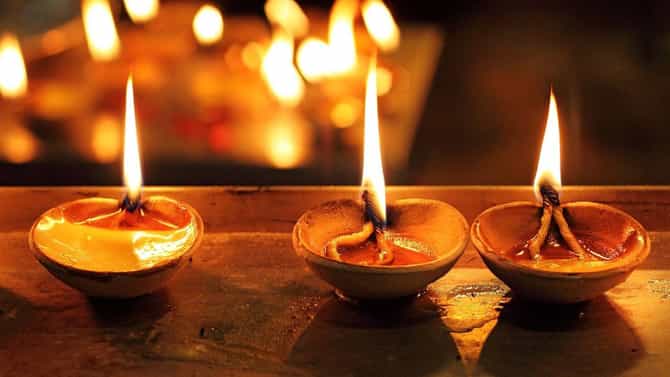 Vastu Shastra : पुजेच्या दिव्यानेही दूर होतात अनेक समस्या, हे आहेत प्रभावी उपाय