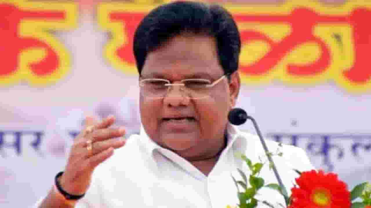 तानाजी सावंत नेहमी अनाजीच्या भूमिकेत,  लवकरच मंत्रीपद जाणार अन् आरोग्यही बिघडणार, ठाकरे गटाचा घणाघात