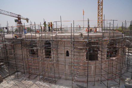 राम मंदिराचे बांधकाम तीन टप्प्यात पूर्ण होणार आहे. पहिला टप्पा ऑगस्ट 2023 पर्यंत पूर्ण करण्यात येणार आहे. दुसरा टप्पा डिसेंबर 2024 मध्ये होणार आहे.  तर 2025 पर्यंत मंदिर आकारास आलेले असेल. 