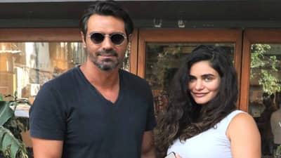 Arjun Rampal पुन्हा होणार बाबा; गर्लफ्रेंड गॅब्रिएला हिच्याकडून प्रेग्नेंसीची घोषणा; फोटो व्हायरल