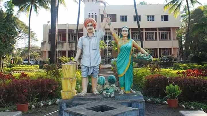 मुश्रीफ-घाटगे संघर्ष; कारण फक्त एकच बाजार समिती! काय होणार याची कागलकरांना धाकधूक मुश्रीफ-घाटगे संघर्ष; कारण फक्त एकच बाजार समिती! काय होणार याची कागलकरांना धाकधूक