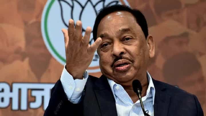 उद्धवला आण, बघतो तो कसा येतो ते; एकेरी उल्लेख करत नारायण राणे यांचा ठाकरेंवर हल्लाबोल उद्धवला आण, बघतो तो कसा येतो ते; एकेरी उल्लेख करत नारायण राणे यांचा ठाकरेंवर हल्लाबोल