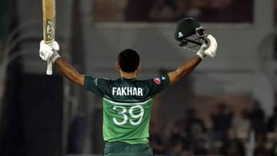 Fakhar Zaman | फखर जमान याची न्यूझीलंड विरुद्ध दिग्गजांना पछाडत रेकॉर्ड ब्रेक कामगिरी