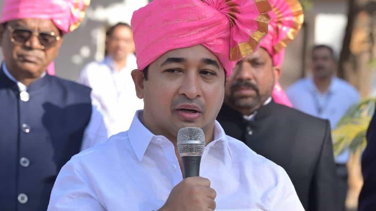 महायुतीतला आगलाव्या संजय राऊत कोण? हे शोधलं पाहिजे, नितेश राणे यांचं टीकास्त्र