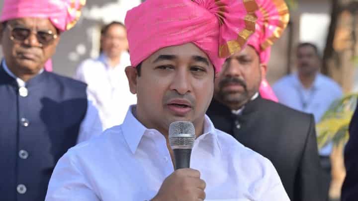 महायुतीतला आगलाव्या संजय राऊत कोण? हे शोधलं पाहिजे, नितेश राणे यांचं टीकास्त्र महायुतीतला आगलाव्या संजय राऊत कोण? हे शोधलं पाहिजे, नितेश राणे यांचं टीकास्त्र