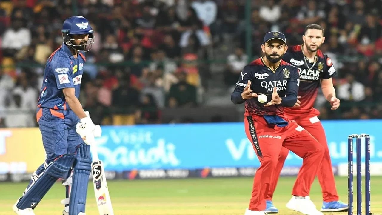 आरसीबी विरुद्धच्या सामन्यातही केएल राहुल 20 चेंडूत 18 धावा करून तंबूत परतला. या सामन्यात लखनऊ सुपर जायंट्सने विजयासाठी दिलेल्या 213 धावा पटकावल्या. 