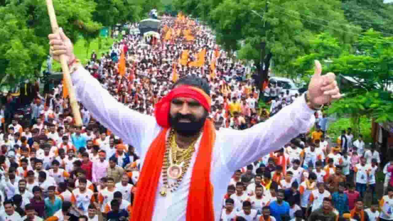 अयोध्या पौळ यांनी बांगर यांना करून दिली 'त्या' चॅलेंजची आठवण..; काय आहे पहा चँलेज आणि काय आणलं पहा गिफ्ट