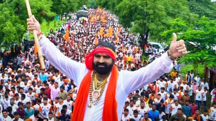 अयोध्या पौळ यांनी बांगर यांना करून दिली 'त्या' चॅलेंजची आठवण..; काय आहे पहा चँलेज आणि काय आणलं पहा गिफ्ट अयोध्या पौळ यांनी बांगर यांना करून दिली 'त्या' चॅलेंजची आठवण..; काय आहे पहा चँलेज आणि काय आणलं पहा गिफ्ट