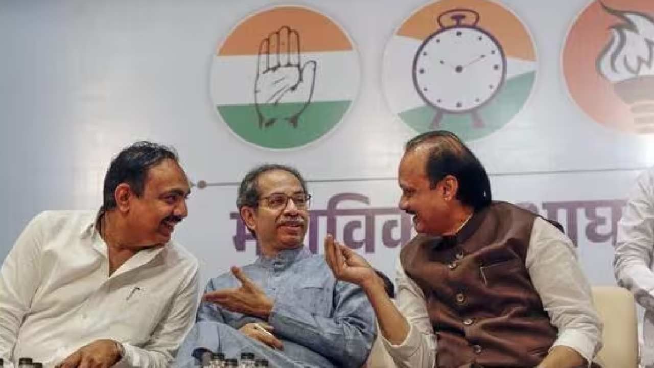 अडीच वर्षात दमडी सुद्धा या ठाकरे सरकारने फेकून मारलेली नव्हती; कुणी डागलं टीकास्त्र? अडीच वर्षात दमडी सुद्धा या ठाकरे सरकारने फेकून मारलेली नव्हती; कुणी डागलं टीकास्त्र?