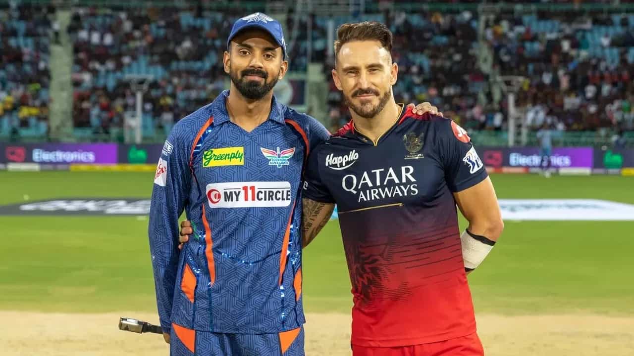 आयपीएलमध्ये रॉयल चॅलेंजर्स बंगळुरु आणि लखनऊ सुपर जायंट्स हे दोन संघ कट्टर प्रतिस्पर्धी बनले आहेत. दोन सामन्यातील आक्रमकपणा पाहून दोन्ही संघाचे चाहते याकडे अशाच नजरेने पाहात आहेत.(Photo : IPL/ BCCI/Twitter)