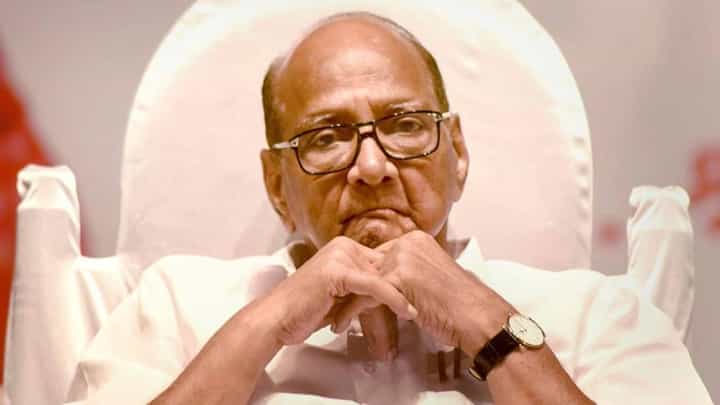 पवारांच्या राजीनाम्यावर राऊत, फडणवीस आणि पटोलेंची प्रतिक्रिया; काय नेत्यांची मन की बात? पवारांच्या राजीनाम्यावर राऊत, फडणवीस आणि पटोलेंची प्रतिक्रिया; काय नेत्यांची मन की बात?
