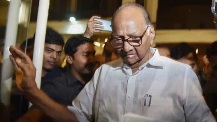 Sharad Pawar Resigns | शरद पवार निवृत्तीवर ठाम, मात्र दिनक्रम कायम अन् भेटीगाठी सुरूच Sharad Pawar Resigns | शरद पवार निवृत्तीवर ठाम, मात्र दिनक्रम कायम अन् भेटीगाठी सुरूच