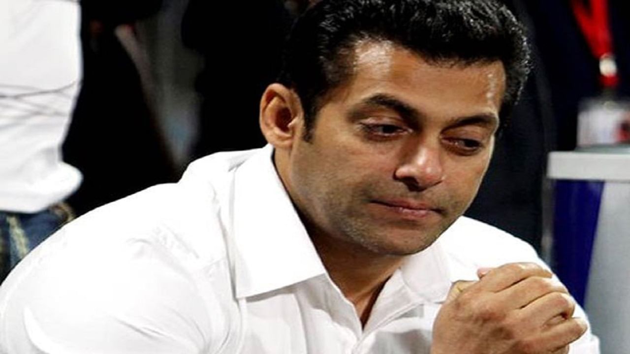 Salman Khan | 'कोण आहे ती?'  मध्यरात्री 'या' महिलेला सलमान खानने वाहिली श्रद्धांजली; कमेंट्समध्ये प्रश्नांचा भडिमार