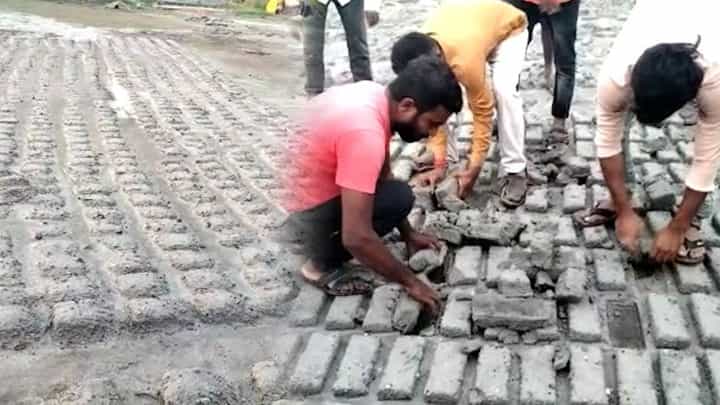 अवकाळीने रोजीरोटी हिरावली, विटांचा झाली माती; लाखोंचे नुकसान अवकाळीने रोजीरोटी हिरावली, विटांचा झाली माती; लाखोंचे नुकसान