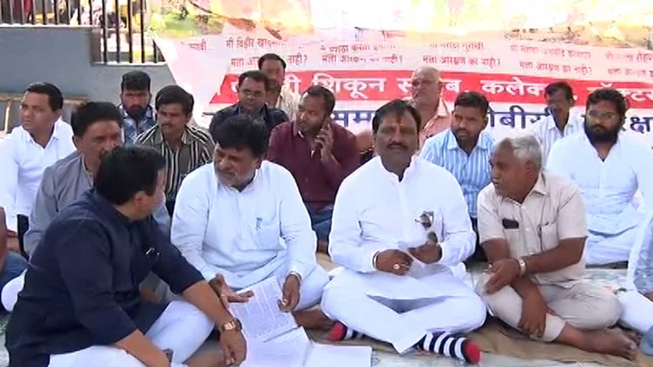 'मराठा समाजाला आरक्षण देण्यात सरकार कुचकामी ठरलंय', ठाकरे गटाच्या नेत्याचा हल्लाबोल