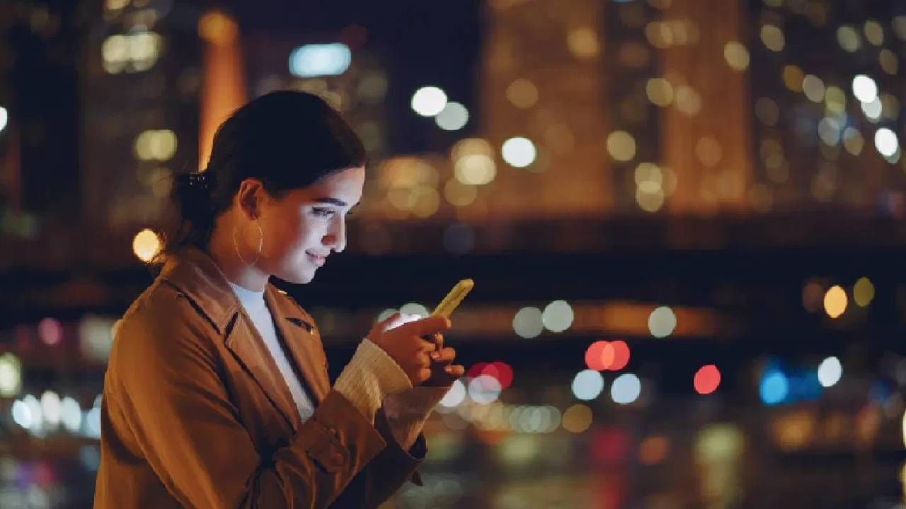 स्मार्टफोनच्या अतिवापराने होऊ शकतो Nerve pain चा त्रास, आजार वाढल्यास उद्भवते गंभीर परिस्थिती