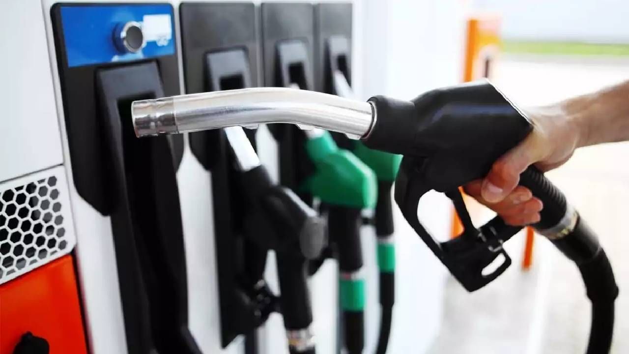 Petrol Diesel Price Today : कच्चे तेल घेत आहे फिरकी, पेट्रोल-डिझेलच्या भावात सातत्याने आलटी-पलटी