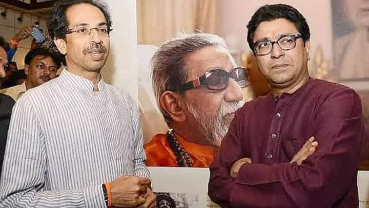 'राजसाहेब, उद्धवसाहेब आता तरी एकत्र या...', शिवसेना भवनासमोर मनसैनिकाकडून बॅनरबाजी 'राजसाहेब, उद्धवसाहेब आता तरी एकत्र या...', शिवसेना भवनासमोर मनसैनिकाकडून बॅनरबाजी