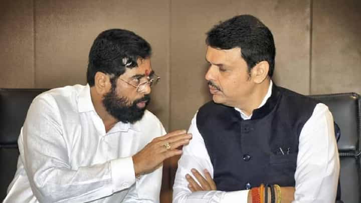 सरकारी यंत्रणा वापरून केवळ प्रकल्प जबरदस्तीने कोकणाच्या माथी मारण्याचा प्रयत्न; सरकारवर शिवसेना नेत्याची टीका सरकारी यंत्रणा वापरून केवळ प्रकल्प जबरदस्तीने कोकणाच्या माथी मारण्याचा प्रयत्न; सरकारवर शिवसेना नेत्याची टीका