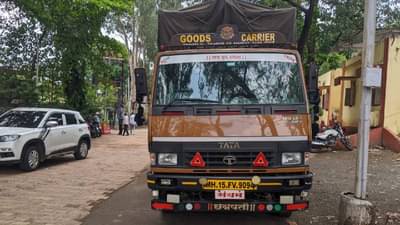 काळ्या बाजारातील लाखो रुपयांच्या तांदळावर छापा, नाशिक पोलिसांच्या कारवाईत कुठलं कनेक्शन?