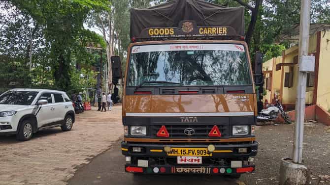 काळ्या बाजारातील लाखो रुपयांच्या तांदळावर छापा, नाशिक पोलिसांच्या कारवाईत कुठलं कनेक्शन?
