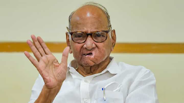 'वारसदार निर्माण करण्यात अपयशी ठरले', 'सामना' अग्रलेखातून शरद पवार यांनाच घेरलं 'वारसदार निर्माण करण्यात अपयशी ठरले', 'सामना' अग्रलेखातून शरद पवार यांनाच घेरलं