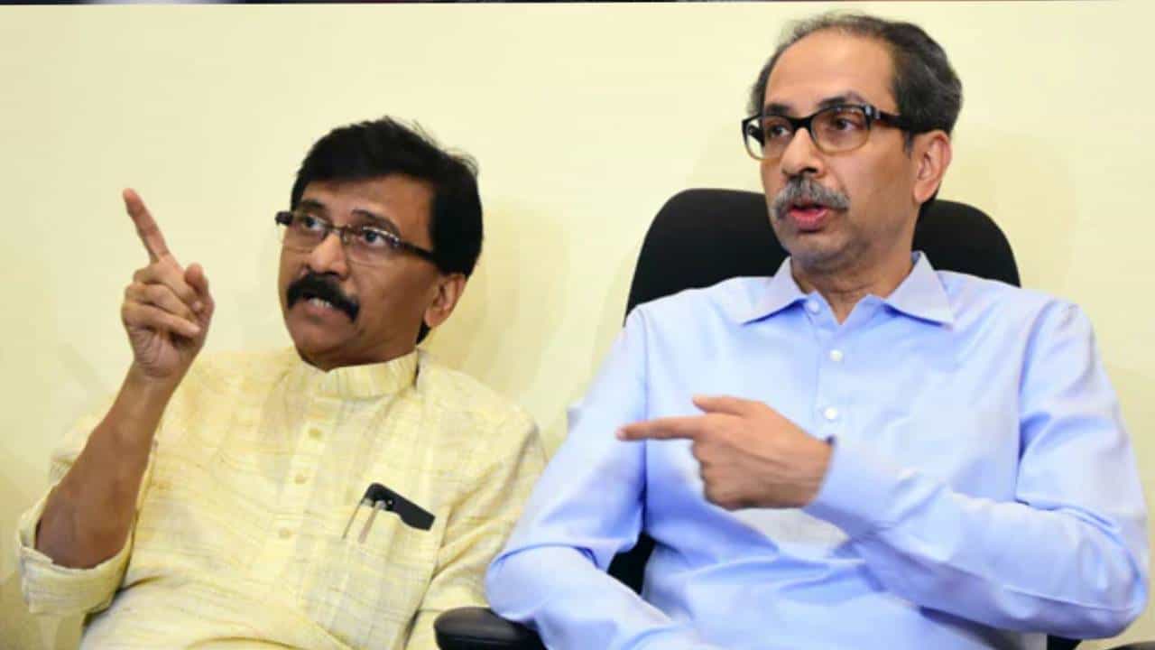 आम्ही योग्य वेळी महाराष्ट्राच्या हिताची भूमिका घेऊ; उद्धव ठाकरे यांच्यावर या नेत्याचा जोरदार पलटवार