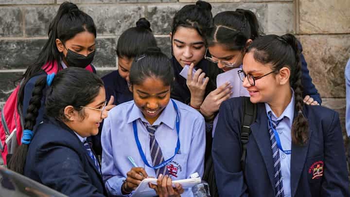 CBSC Result | सीबीएसई दहावीचा रत्नागिरीचा निकाल 97 टक्के, कुणी पटकावला पहिला नंबर? CBSC Result | सीबीएसई दहावीचा रत्नागिरीचा निकाल 97 टक्के, कुणी पटकावला पहिला नंबर?
