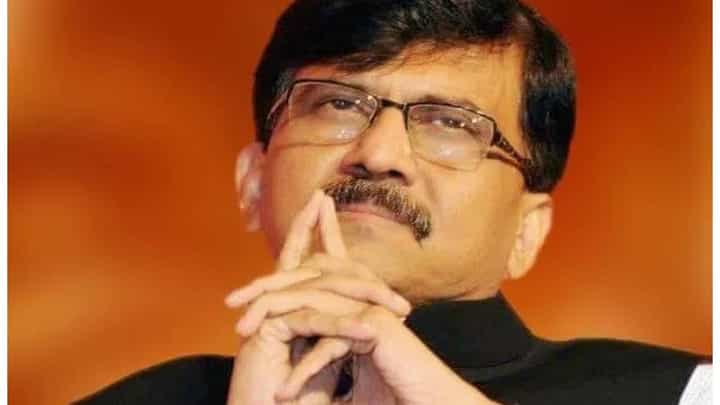 'एकनाथ शिंदे यांच्या बॅगांवर लक्ष ठेवलं असतं तर...', संजय राऊत यांना कुणाचा टोला? 'एकनाथ शिंदे यांच्या बॅगांवर लक्ष ठेवलं असतं तर...', संजय राऊत यांना कुणाचा टोला?