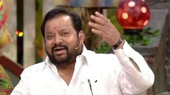दहा वर्षांनंतर शरद पवार यांची भेट अन् शहाजी बापू पाटील भारावले... दहा वर्षांनंतर शरद पवार यांची भेट अन् शहाजी बापू पाटील भारावले...