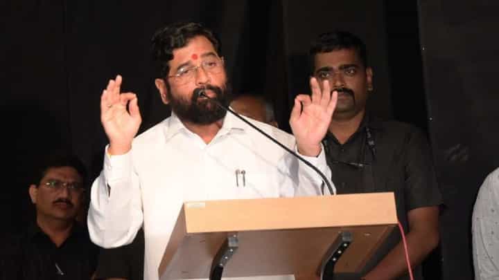 सावित्रीबाई फुले आक्षेपार्ह लिखाणाप्रकरणी मोठी अपडेट, मुख्यमंत्र्यांनी दिले 'हे' आदेश सावित्रीबाई फुले आक्षेपार्ह लिखाणाप्रकरणी मोठी अपडेट, मुख्यमंत्र्यांनी दिले 'हे' आदेश