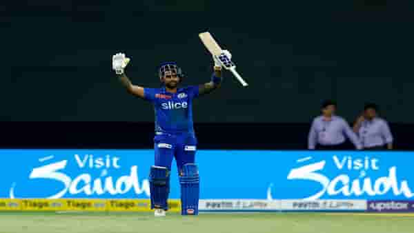 Suryakumar Yadav IPL 2023 : सूर्यकुमार OUT झाल्यानंतर Virat Kohli ची मन जिंकून घेणारी कृती, VIDEO व्हायरल