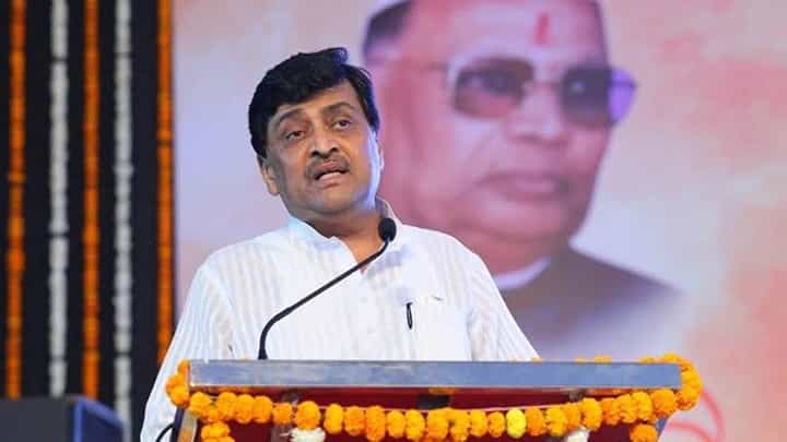 अशोक चव्हाण यांचा भाजप प्रवेश? भाजप नेत्याचं मोठं वक्तव्य, म्हणाले, जीवनभर... अशोक चव्हाण यांचा भाजप प्रवेश? भाजप नेत्याचं मोठं वक्तव्य, म्हणाले, जीवनभर...