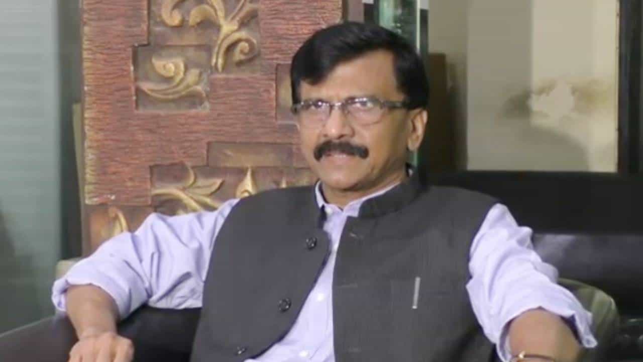 नव्या संसद भवनाच्या उद्धघाटनावरुन वाद पेटणार? राहुल गांधी यांच्यानंतर संजय राऊत यांनीही साधला मोदींवर निशाणा